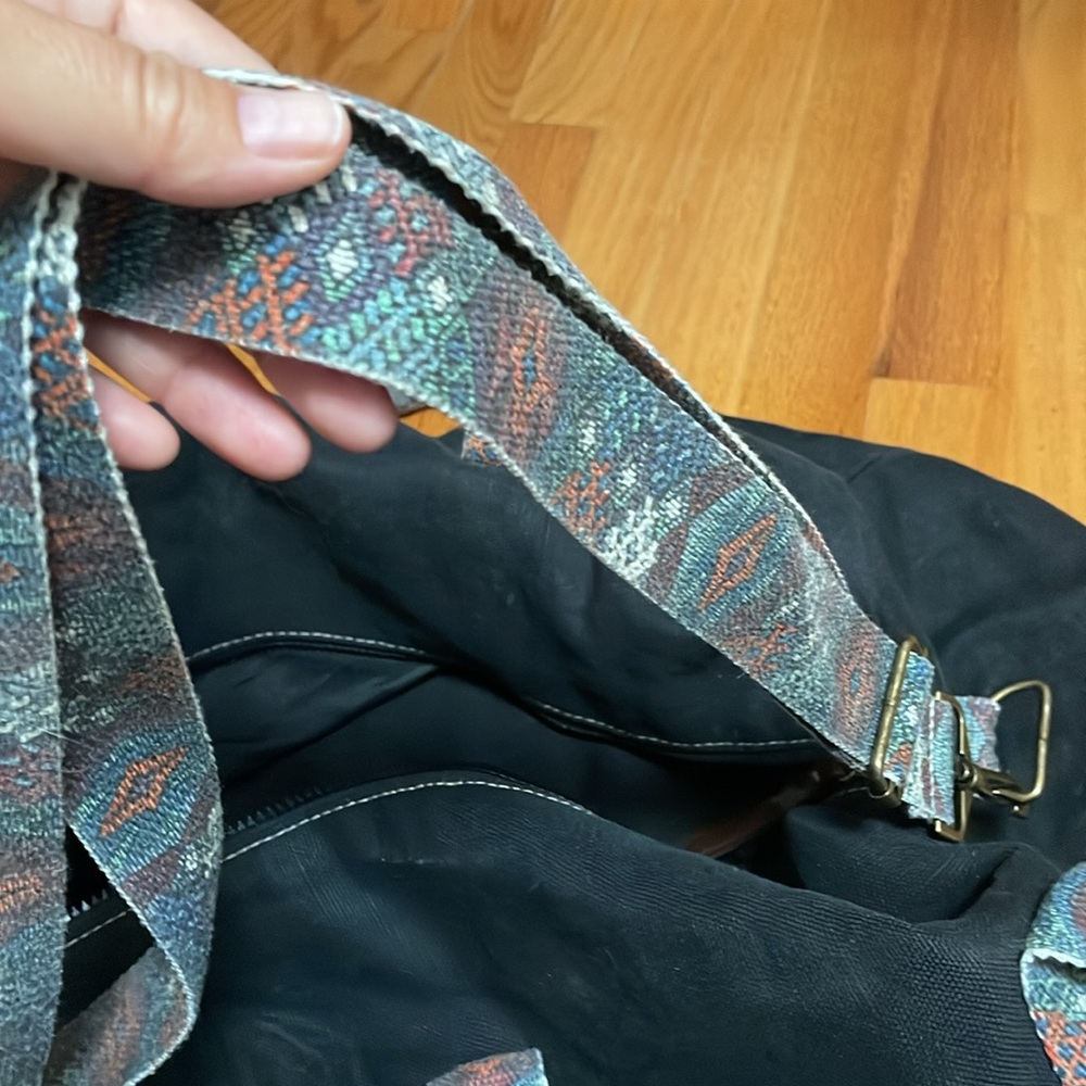 Mossimo Duffle - Picture 6 of 7